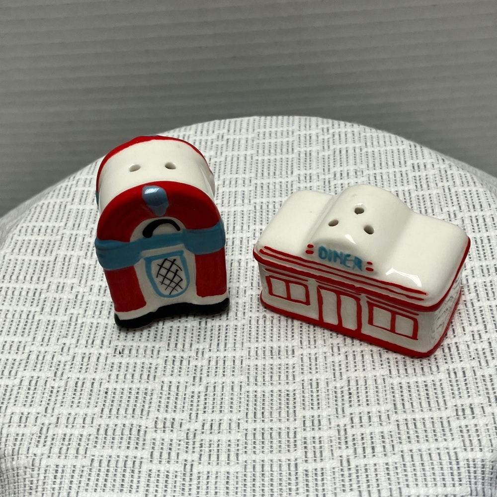 Retro Diner and Jukebox Salt and Pepper Shakers